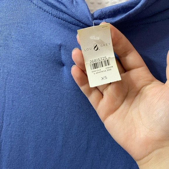 NWT L&G Mock Neck Slit Side Top - Picture 7 of 7